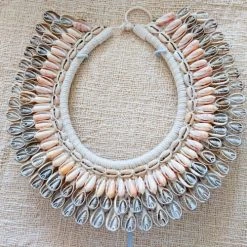 My Bliss Home Statuettes Et Figurines Collier Tribal De Coquillages L32 X H 43 Cm -Vases Soldes collier tribal de coquillages l32 x h 43 cm 2