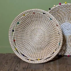 Pirouette Paris Statuettes Et Figurines Corbeille Ronde En Jonc De Mer Et Perles De Bois D37 -Vases Soldes corbeille ronde en jonc de mer et perles de bois d37 5