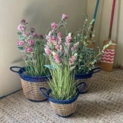 Pirouette Paris Statuettes Et Figurines Set De 3 Paniers Naturel Et Bleu En Jonc De Mer -Vases Soldes set de 3 paniers naturel et bleu en jonc de mer 1