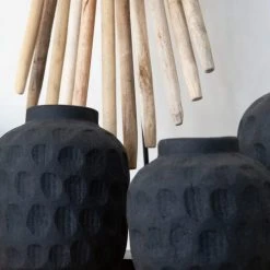 Bazar Bizar Statuettes Et Figurines Statue De Bâtons En Bois Sur Socle En Métal -Vases Soldes statue de batons en bois sur socle en metal 2