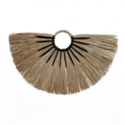 Bazar Bizar Statuettes Et Figurines Statue En Bois Et Herbe D'alang Alang Sur Socle En Métal -Vases Soldes statue en bois et herbe d alang alang sur socle en metal 4