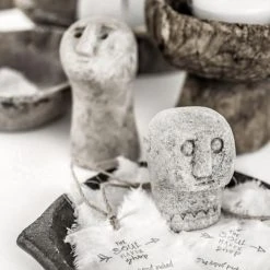 Bazar Bizar Statuettes Et Figurines Statue En Grès -Vases Soldes statue en gres 49