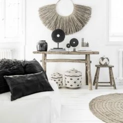 Bazar Bizar Statuettes Et Figurines Statue En Pierre Noire Sur Une Grande Base En Métal -Vases Soldes statue en pierre noire sur une grande base en metal 3