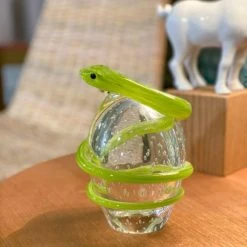 Now’s Home Statuettes Et Figurines Statuette Serpent Et Oeuf En Verre Soufflé H17 -Vases Soldes statuette serpent et oeuf en verre souffle h17 1