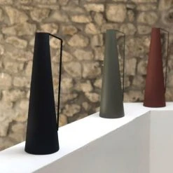 Passage Vernet Vases Vase Conique à Anse En Métal Noir 9 Passage Vernet Vases Vase Conique à Anse En Métal Noir -Vases Soldes vase conique a anse en metal noir 2