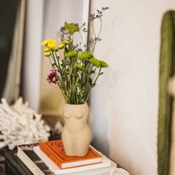 DOIY Vases Vase En Céramique Body Small H18,5cm 9 DOIY Vases Vase En Céramique Body Small H18,5cm -Vases Soldes vase en ceramique body small h18 5cm 1